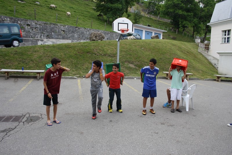Village Camps International Summer Camp Leysin, Switzerland 2026-07-25 https://www.villagecamps.com/journals_admin/images/685-34-pet zoo (74).jpg